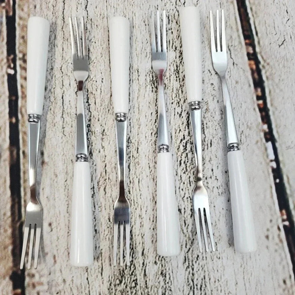 Black 4 Piece Cheese Knife Set and White 6 Piece Appetizer Fork Set - Picture 7 of 8